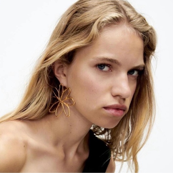 For Love And Lemons Gold Flower Earrings - Picture 1 of 15